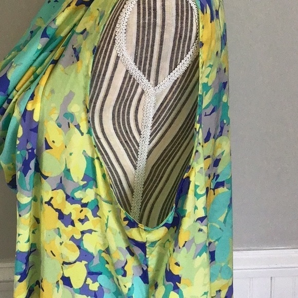 Lane Bryant Floral Cowl Neck Sleeveless Blouse Size 22/24 - Picture 3 of 5